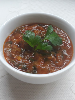 Una foto de Salsa de tomate y perejil