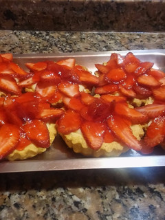 Una foto de Tartitas frescas de frutillas🍓