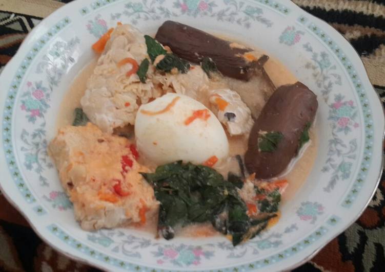 Pecel Tempe Terong Telor Ala Jawa Timur (Kuah Santan)