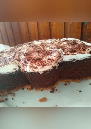 Una foto de Torta de chocolate y azúcar negra