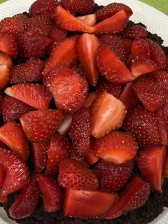 Фото Шоколадний бісквіт з 🍓.