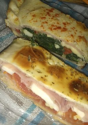 Una foto de Calzone de espinaca