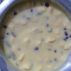 A picture of Custard fruit cream.