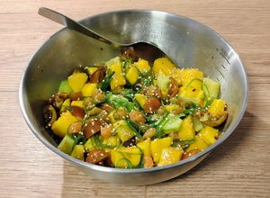 Foto principal de Ensalada wakame de salmón ahumado con mango