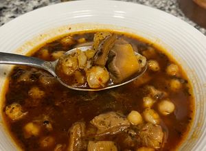 Una foto de Menudo rojo 🌶️