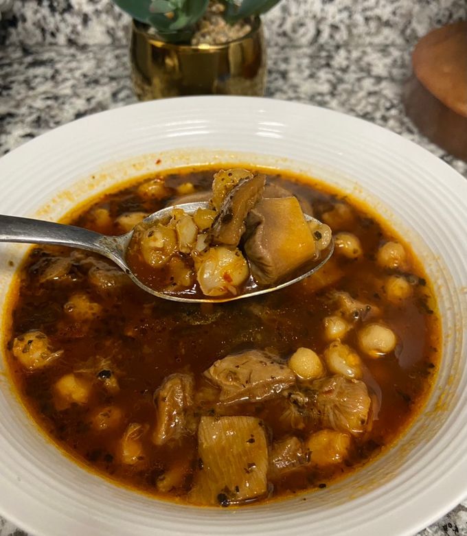 Una foto de Menudo rojo 🌶️