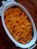 Clafoutis με ροδάκινα και άρωμα πικραμύγδαλου