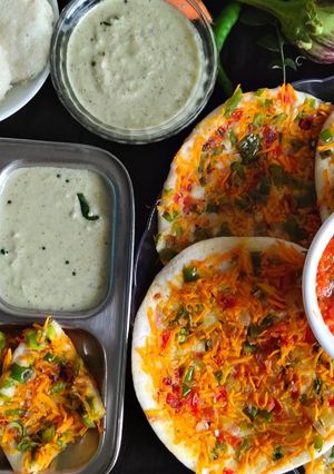 A picture of Mix Vegetable Uttapam.