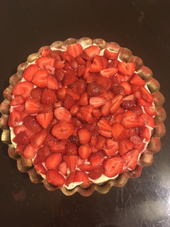 Una foto de Tarta de frutilla con crema