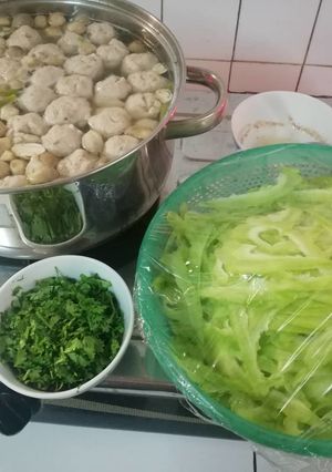 Hình của món Lẩu khổ qua Cá thác lác.