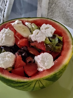 Foto di Insalata in barchetta di anguria