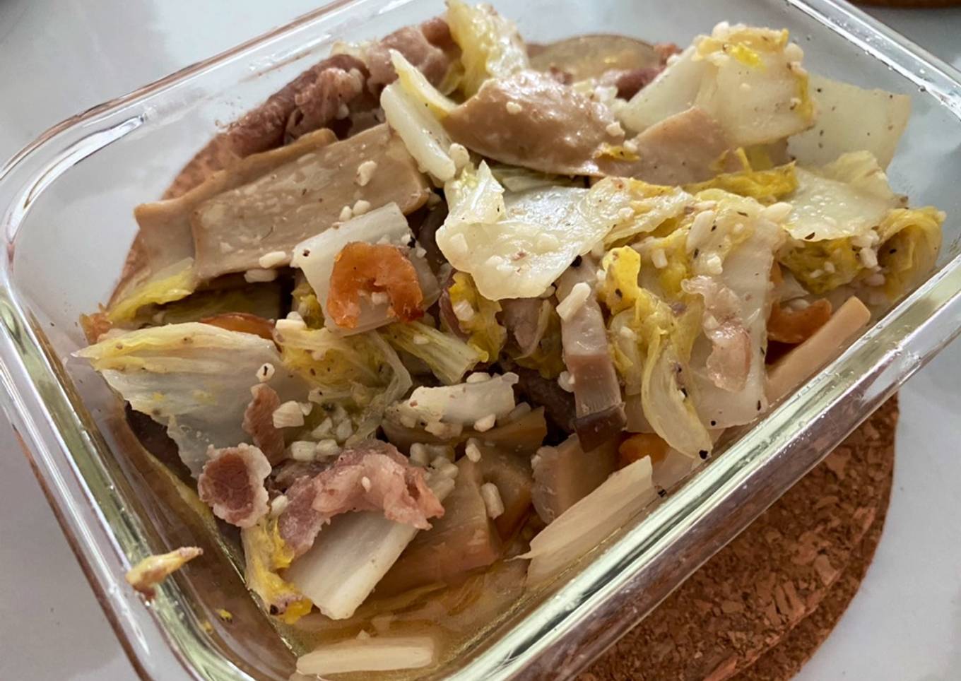 Braised cabbage with mushrooms and pork slices (Chap Chye)