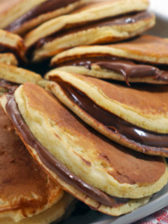 Una foto de Dorayakis rellenos de Nutella