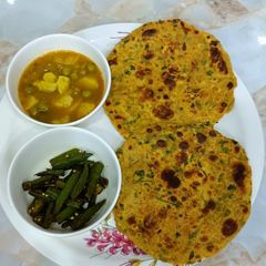 A picture of Methi Thepla.