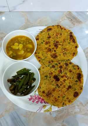 A picture of Methi Thepla.