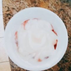 A picture of Easy Victoria sponge yogurt.
