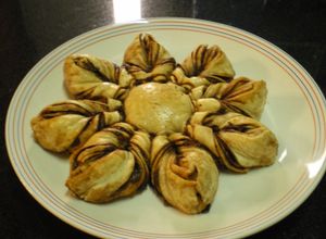 Una foto de "Pastel con dos ingredientes y quedar como una reina o rey"  Pastel deshojando la margarita!!!