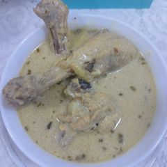 Chicken shahi white korma A picture of Chicken shahi white korma.