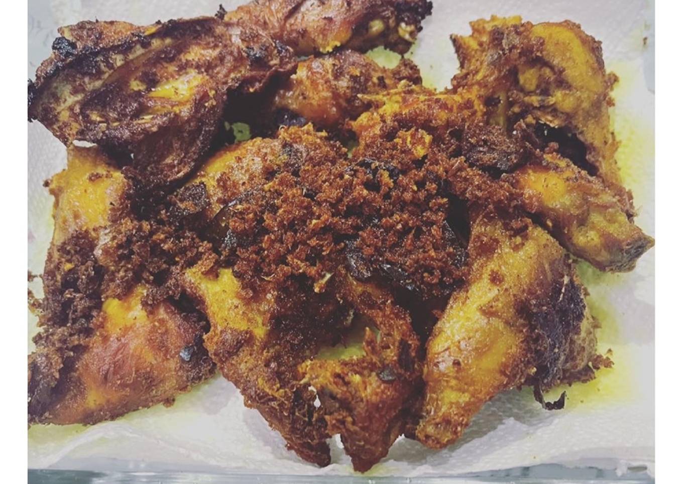 Ayam goreng ungkep bumbu kuning