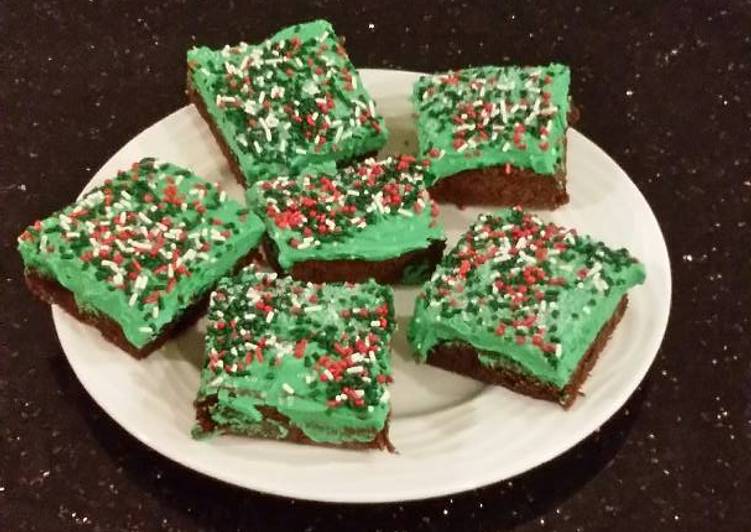 Fudge Brownies &amp; White Chocolate Mint Whipped Cream