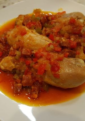 Foto principal de Jamoncitos de pollo en salsa con un toque de chorizo