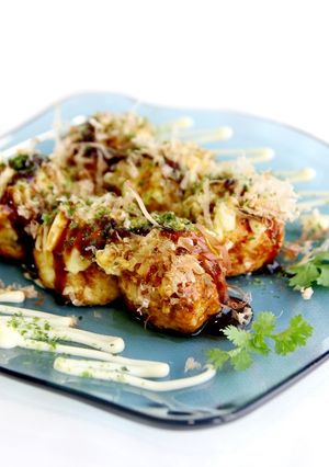 Hình của món Takoyaki - bánh bạch tuộc nướng.