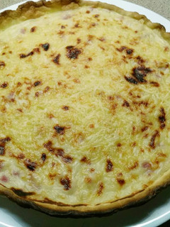Una foto de Quiche de jamón York y queso