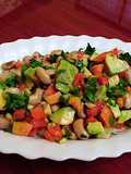 Ensalada de alubias careta con aguacate y tomates (raw-vegana)
