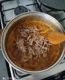 Carne deshebrada en salsa