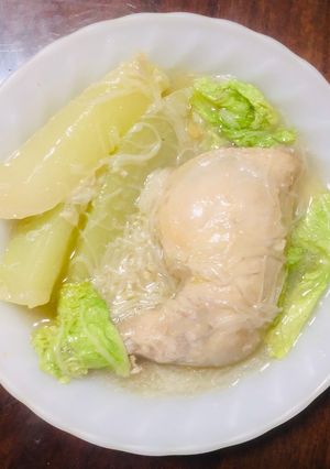 A picture of Chicken Tinola Soup with Misua.