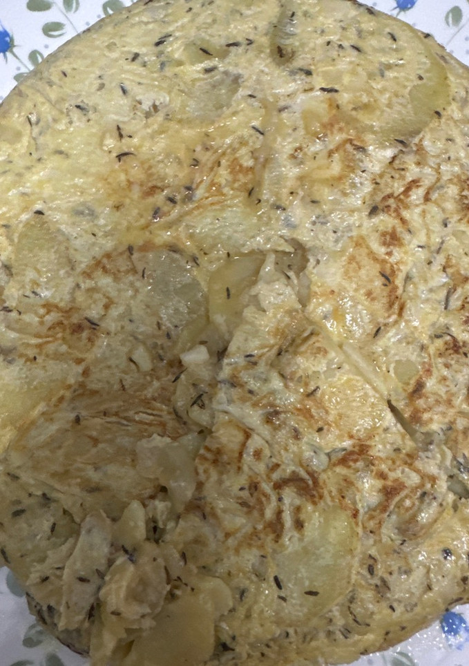 Una foto de 591. Tortilla de patatas al tomillo (picoteo)