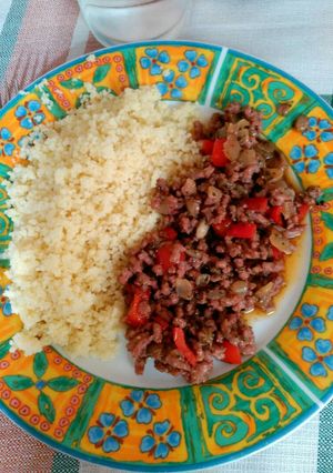 Foto principal de Cuscus con carne picada y verduras con miel y vinagre balsámico de módena