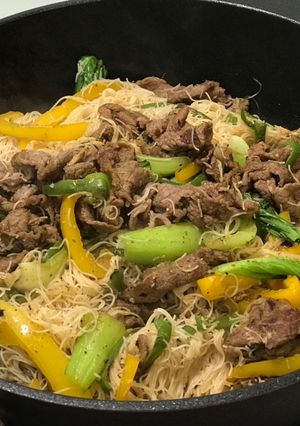 雙椒沙茶牛肉炒米粉 的食譜成品照片
