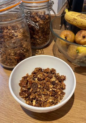 A picture of Tahini Granola (vg).
