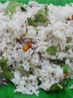 பூண்டு மிளகு சாதம்(garlic pepper rice) (Poondu milagu saatham recipe in tamil) செய்முறை முக்கிய புகைப்படம்