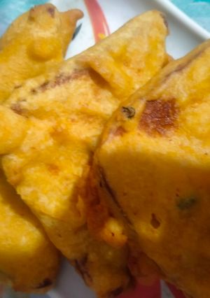 A picture of Bread pakoda.