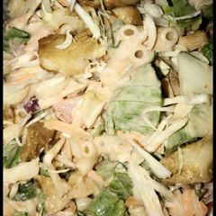 A picture of Canadian pasta-chicken salad 🥗.