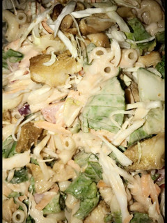 A picture of Canadian pasta-chicken salad 🥗.