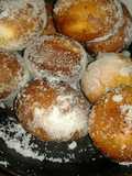 Bollos fritos relleno de dulce
