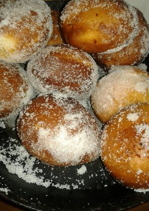Una foto de Bollos fritos relleno de dulce
