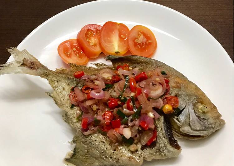 Resep •Ikan Bawal Sambal Mantah• by Dapur Itha Lezat