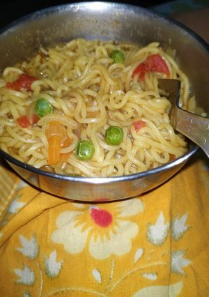 मैगी (maggi recipe in Hindi) रेसिपी मुख्य फोटो
