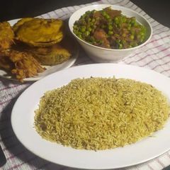 A picture of Mater ki dry subji with fry chura & pyaji, bagni.
