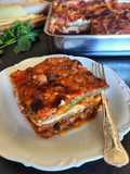 Lasagna di pasta fresca con ragù di carne e polpettine