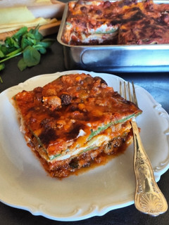 Foto di Lasagna di pasta fresca con ragù di carne e polpettine