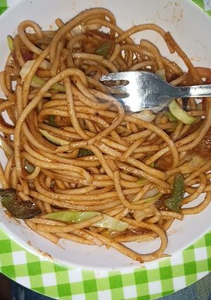 चाऊमिन (chowmein recipe in Hindi) रेसिपी मुख्य फोटो