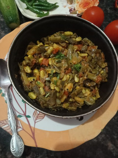 आलू सेमी की सूखी सब्जी (aloo semi ki sukhi sabzi recipe in Hindi) रेसिपी मुख्य फोटो