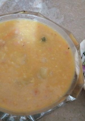 A picture of Lauki daal.