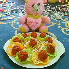 A picture of 💛cheesy paneer puffed rice balls.