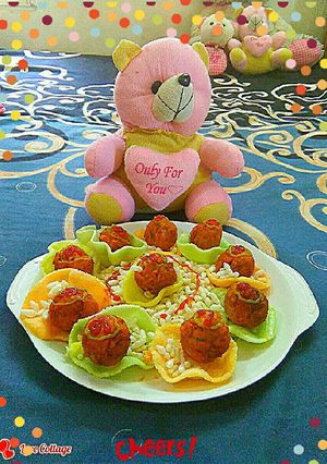 A picture of 💛cheesy paneer puffed rice balls.
